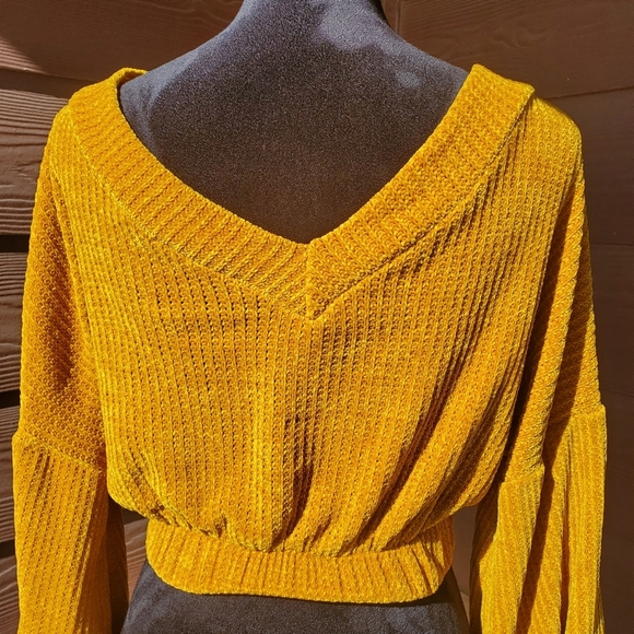 Before You Mustard Chenille Knit Cropped V-Neck Sweater Women's Size Small EUC - Picture 9 of 13